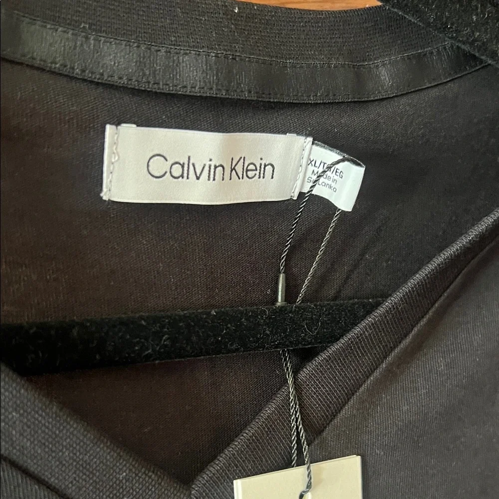 NWT Calvin Klein Men's Black Short Sleeve Tee Shirt - Picture 2 of 3